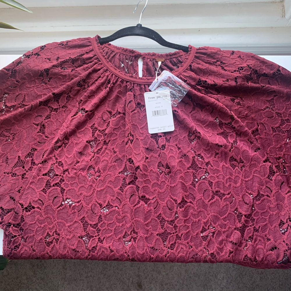 NWT Free People 'Olivia' Lace Flare Sleeve Top-size - Picture 3 of 7